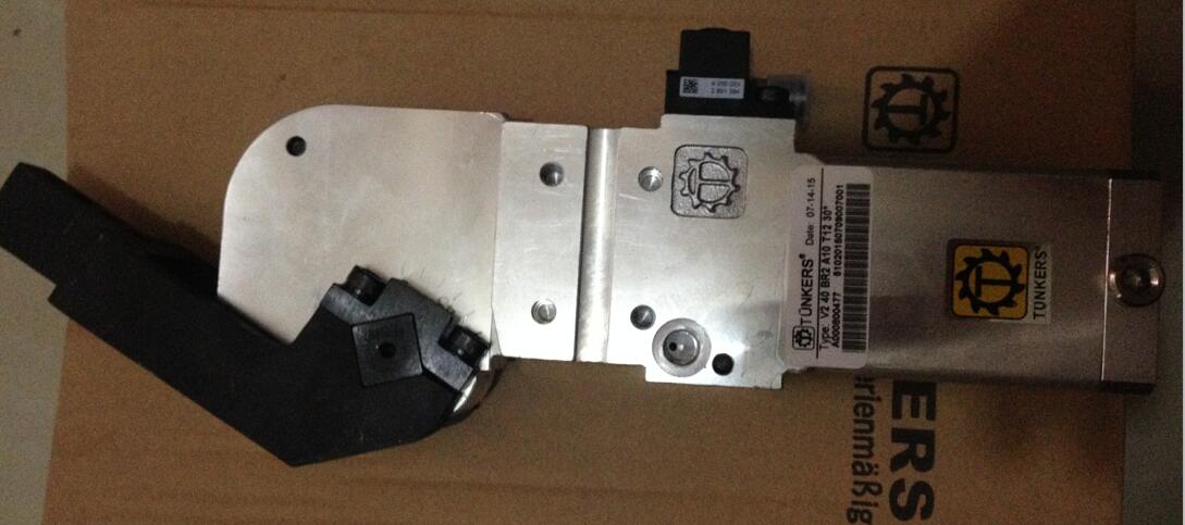 V2 40 BR2  A10 T12 20������TUNKERS�A�o���