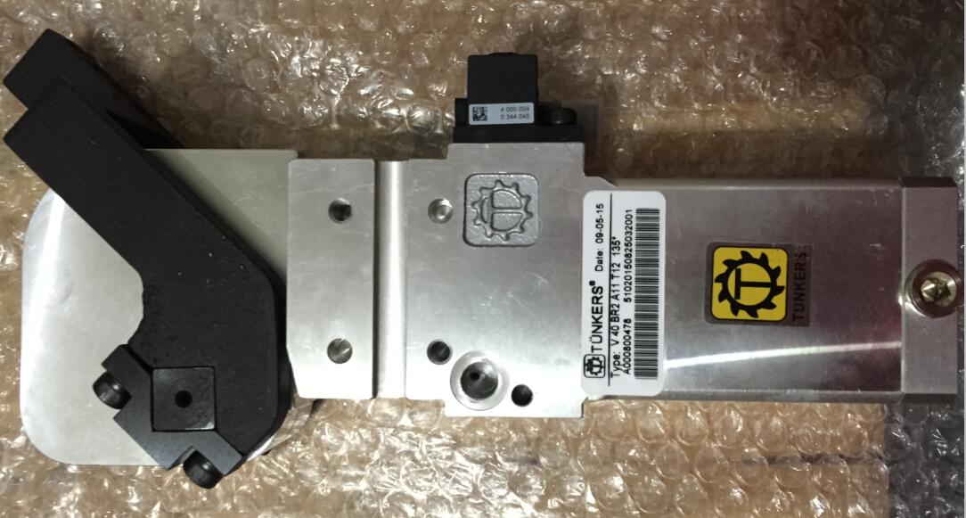 V40 BR2 A10 T12 135��  ��TUNKERS�A�o���